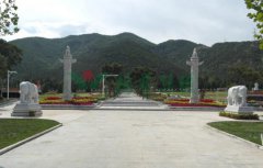 山西呼和浩特龙山墓园