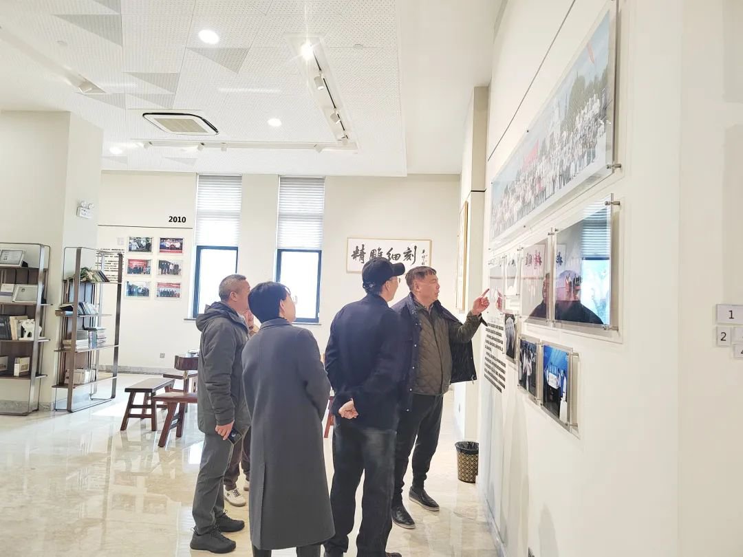 福寿园国际集团王计生总裁携赵宝晨博士莅临抖圈为du而生参观领导